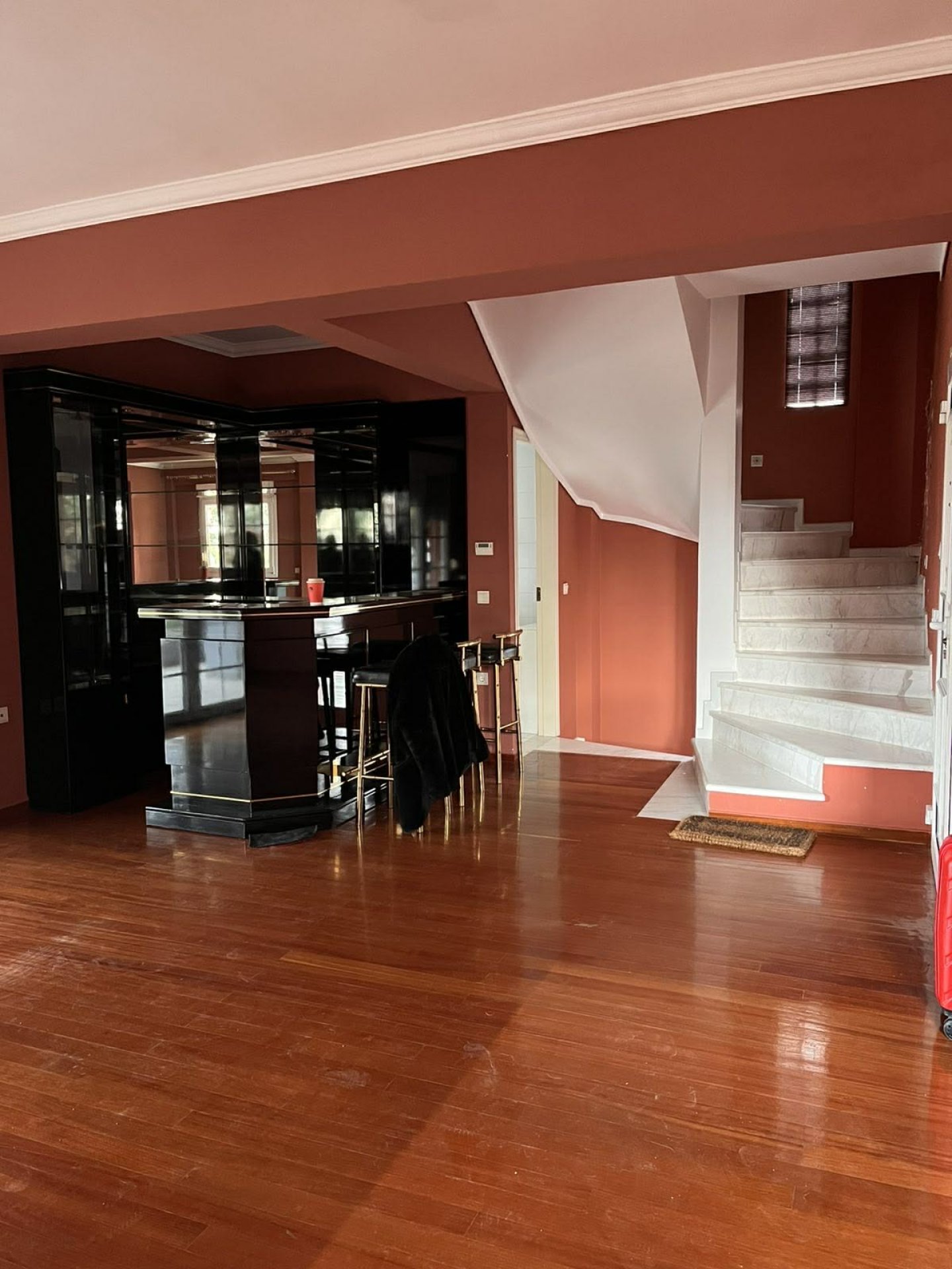 Corner Residence with Independent Basement Apartment & Sauna – 354 sqm Plot — 3