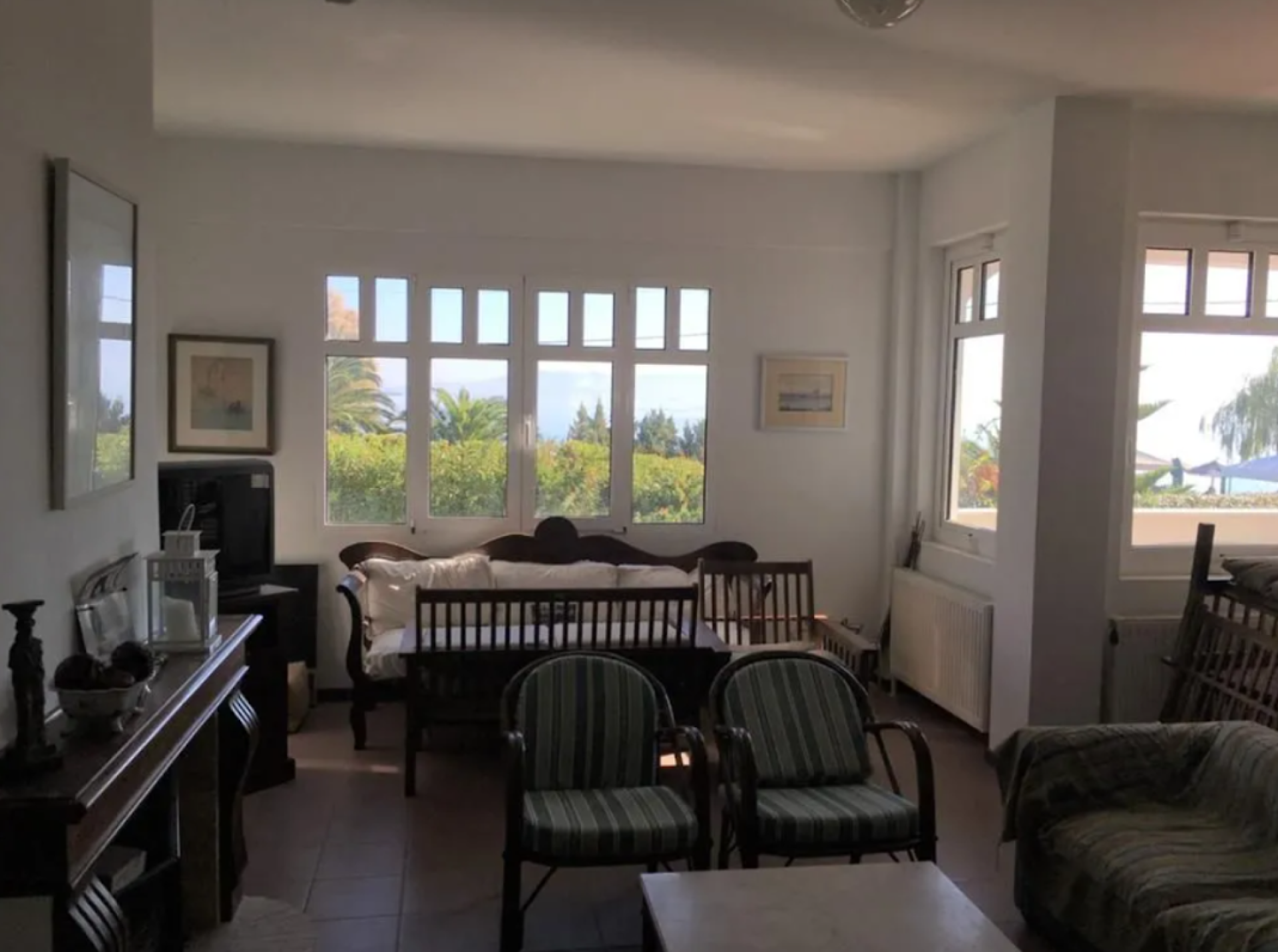 Seaside 6-Bedroom Detached House with Panoramic Views — 5