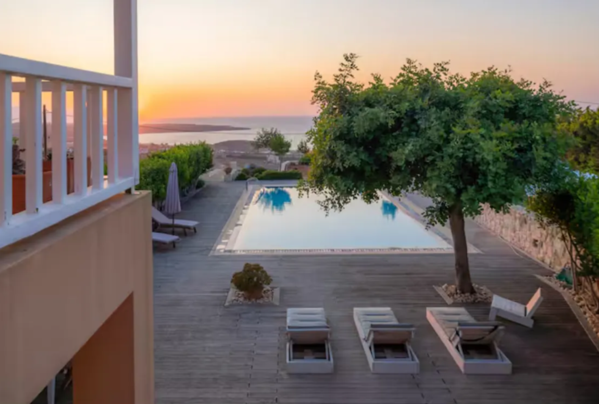 Elegant Coastal Villa with Panoramic Sea Views and Absolute Privacy — 1