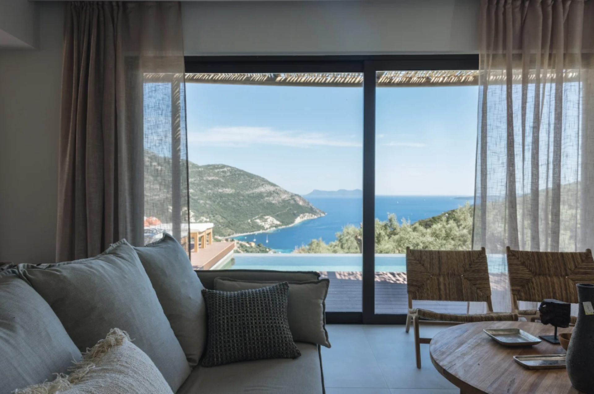 Poros Seascape Estate - Modern 4-Bedroom Villa with Infinity Pool & Ionian Views — 3