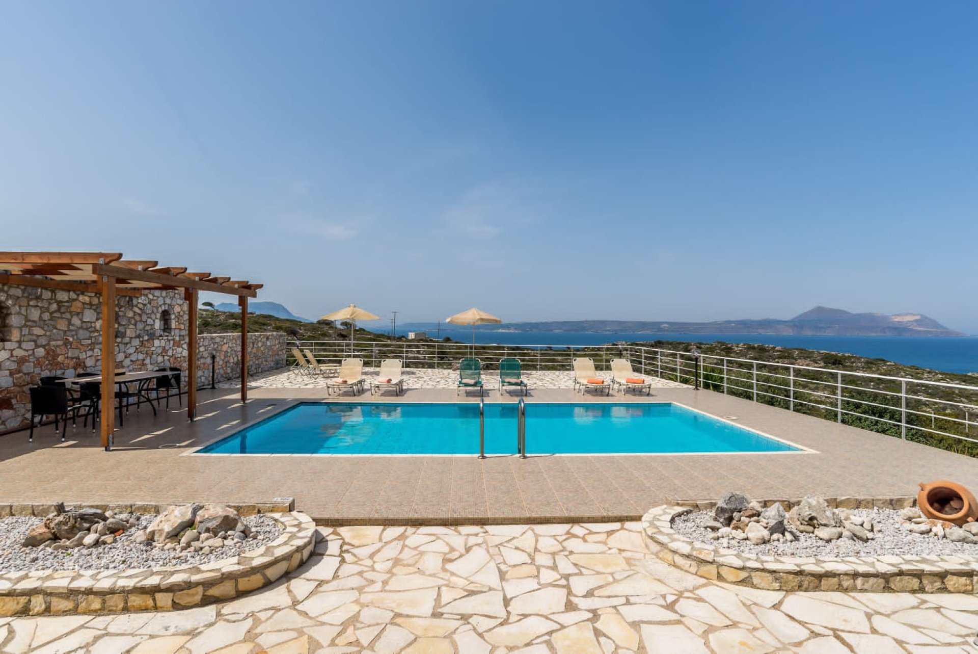 A Peaceful 3 Bedroom Villa with Beautiful Sea Views — 4