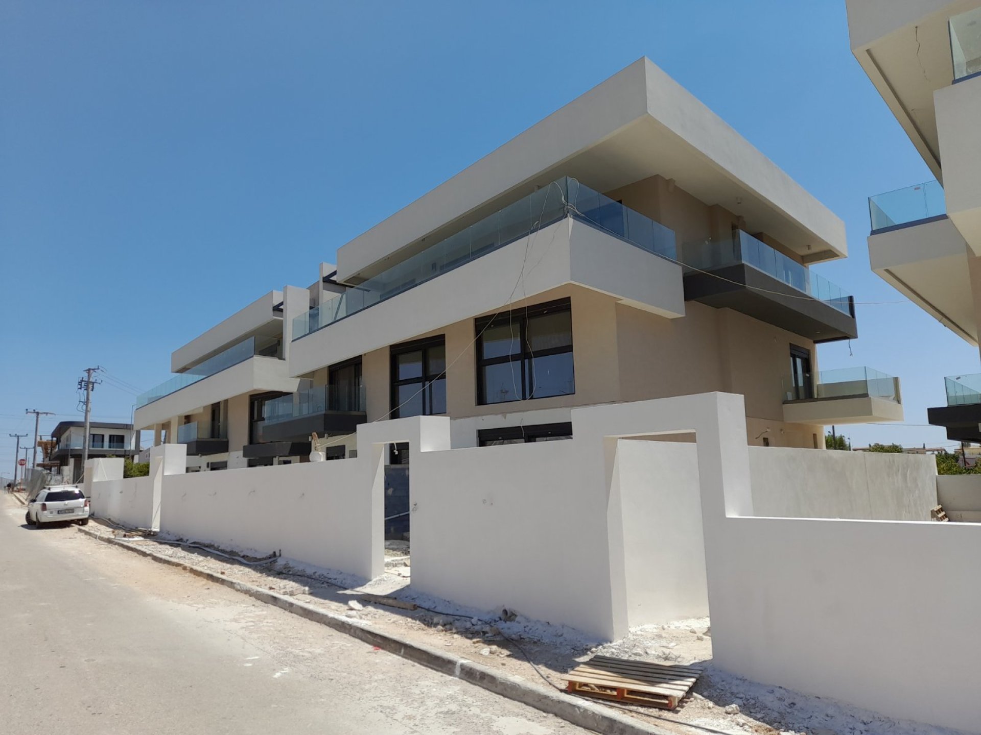 Brand New 3 Bedroom Apartment with Jacuzzi & Spacious Balconies — 5