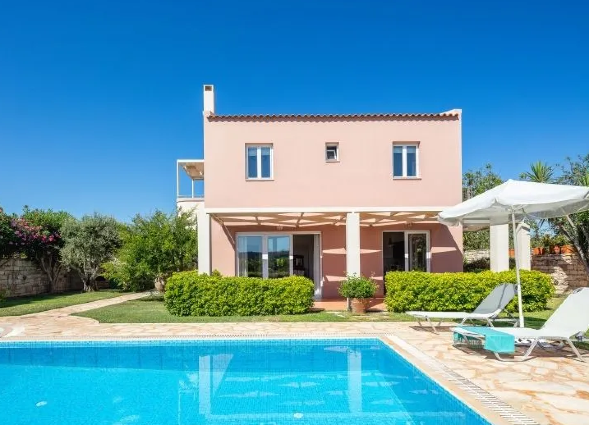 Elegant 3-Bedroom Villa with Private Pool & Garage — 5