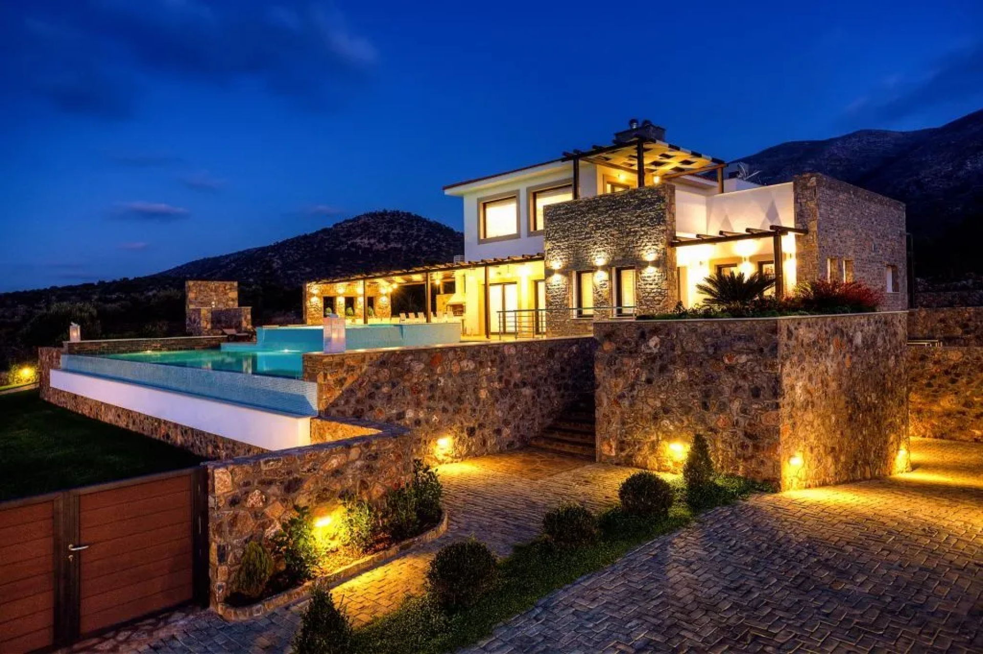Award-Winning 6-Bedroom Hilltop Villa with Infinity Pool – Malia & Sisi, Crete — 4