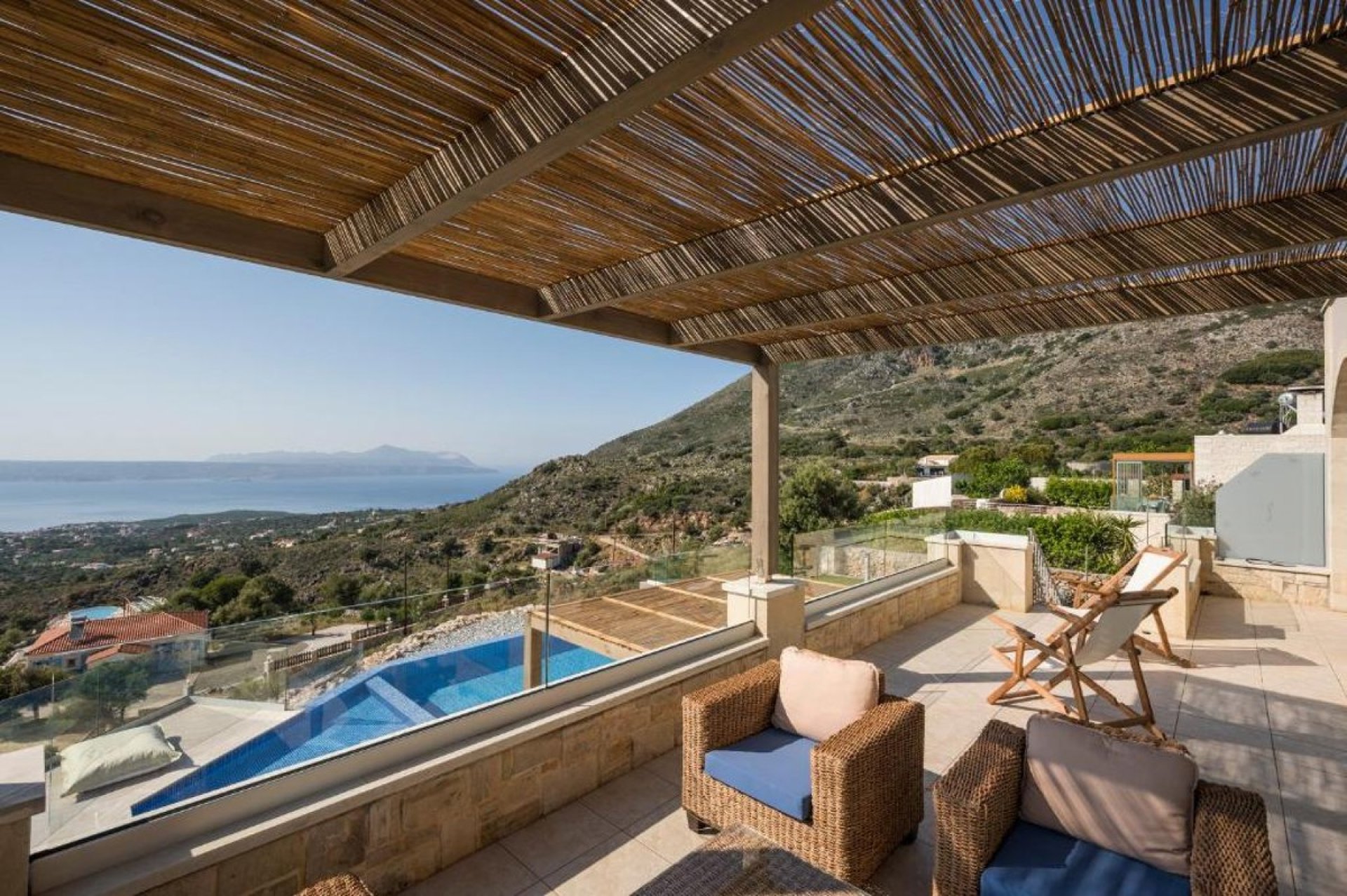 Renovated Stone Villa in Drapanos | Infinity Pool, Sea Views & Income Apartment — 3