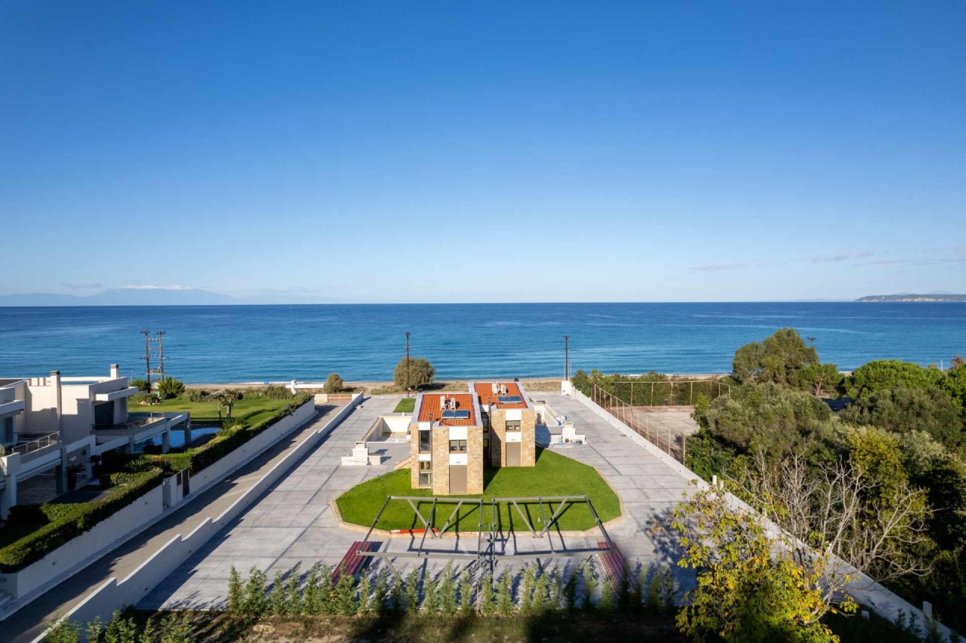 Luxury Seafront Villa — 1