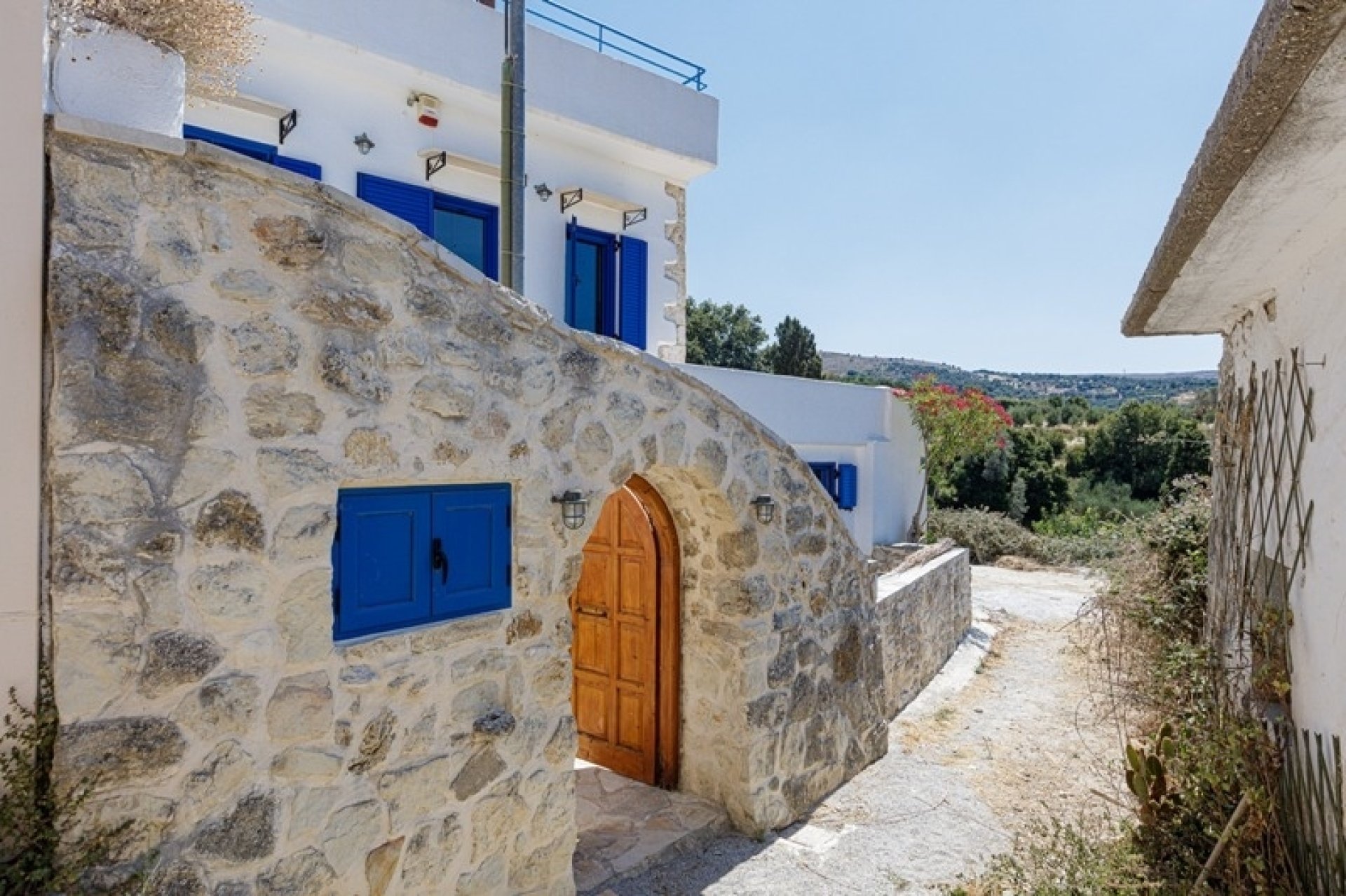 Restored Stone Villa with Private Pool in a Peaceful Village Near Rethymno — 4
