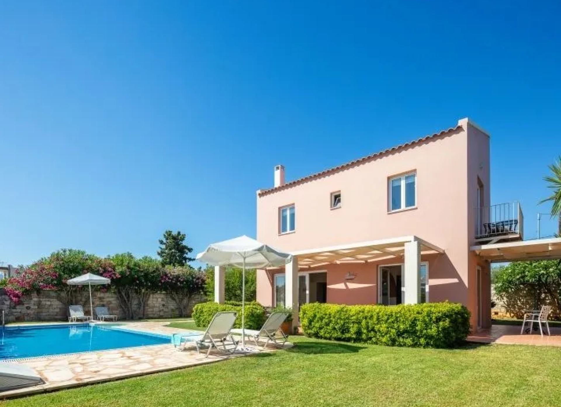 Elegant 3-Bedroom Villa with Private Pool & Garage — 3