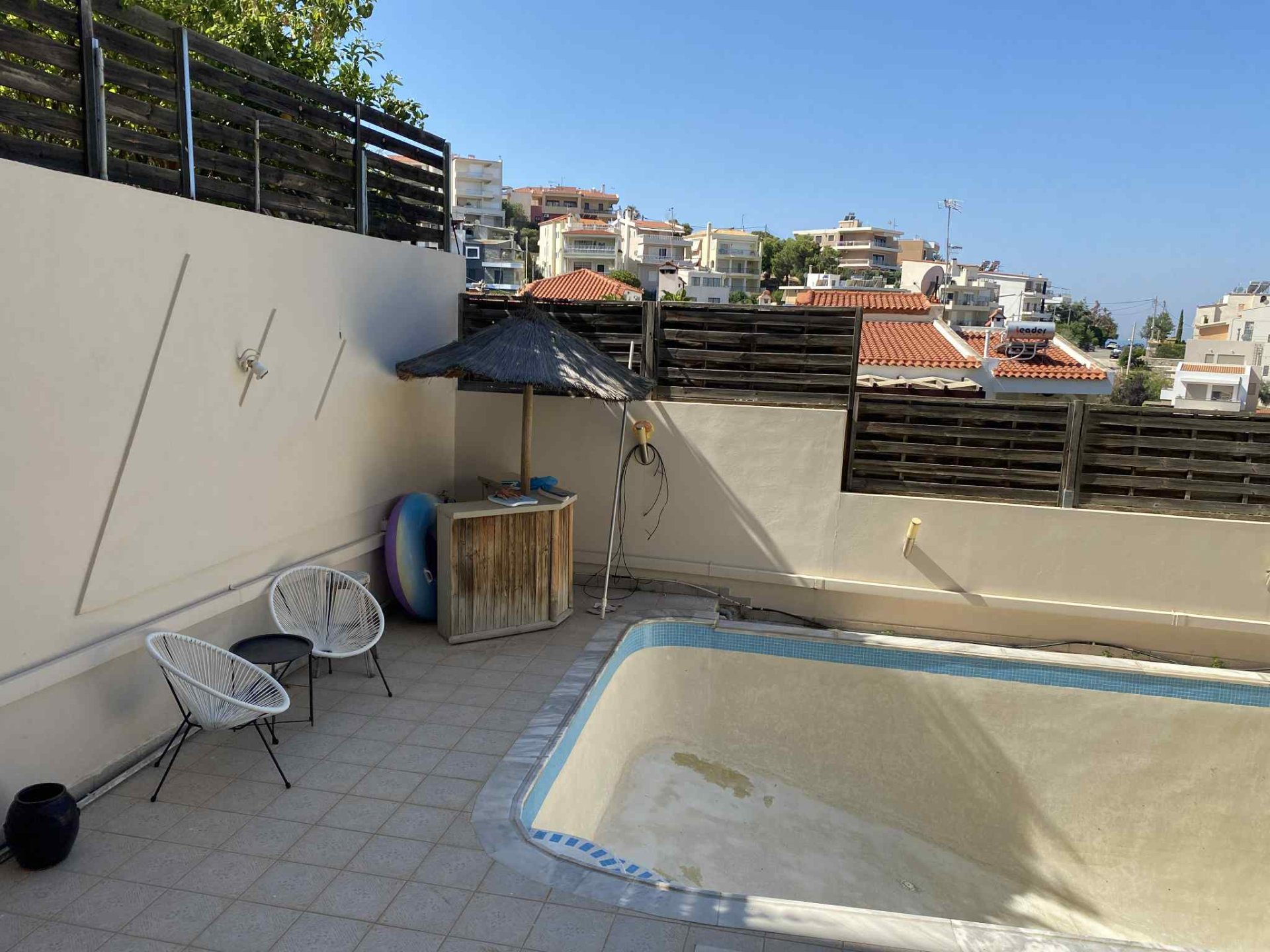 Beautiful Home with Private Swimming Pool and Stunning Sea Views — 4