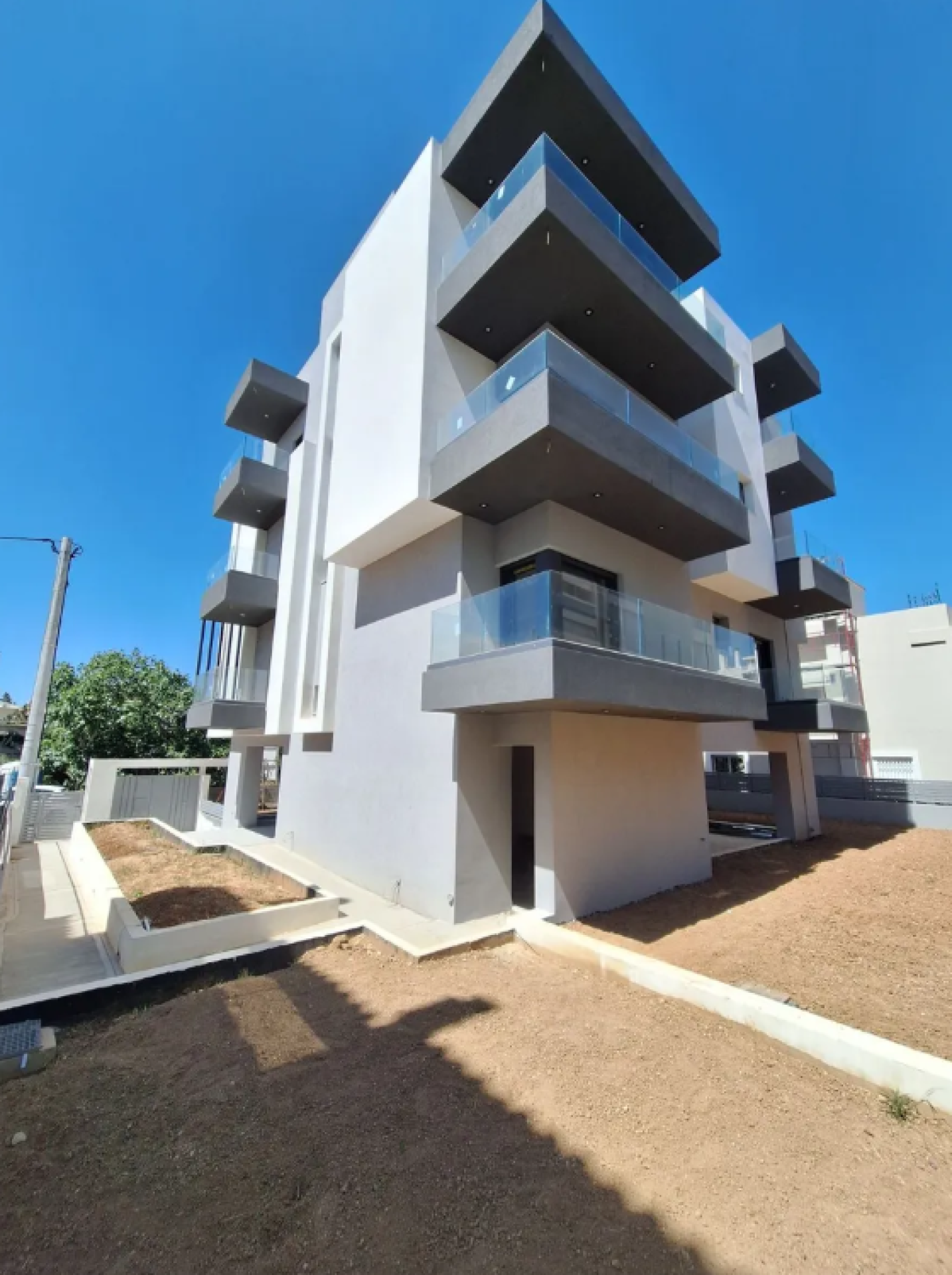 2nd Floor Modern Apartment — 6