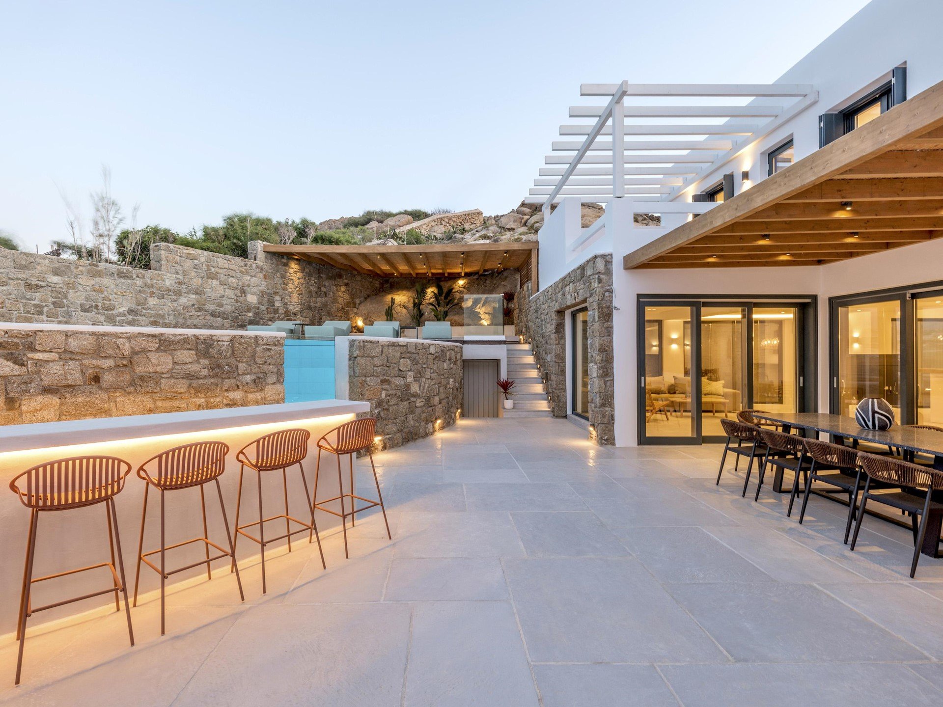 Elegant 5-Bedroom Villa with Infinity Pool and Sea Views in Mykonos — 1